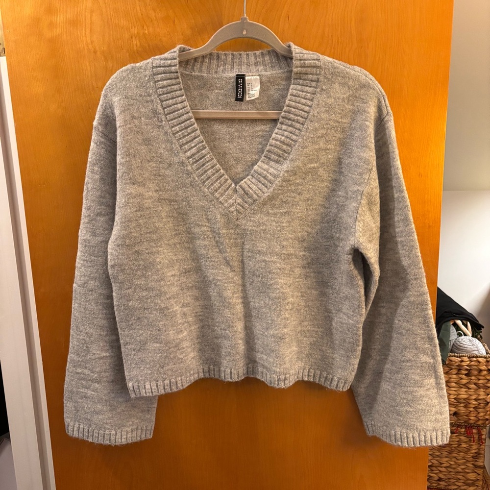Light gray wool content blend v neck sweater H&M